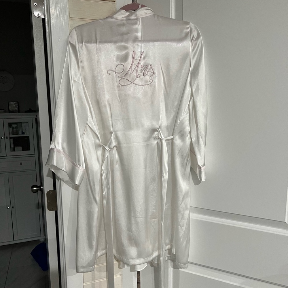 Unworn white bridal “mrs” robe and lingerie